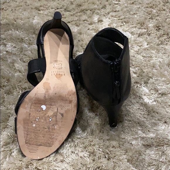 Stuart Weitzman HugMe black leather heels. - Picture 2 of 5